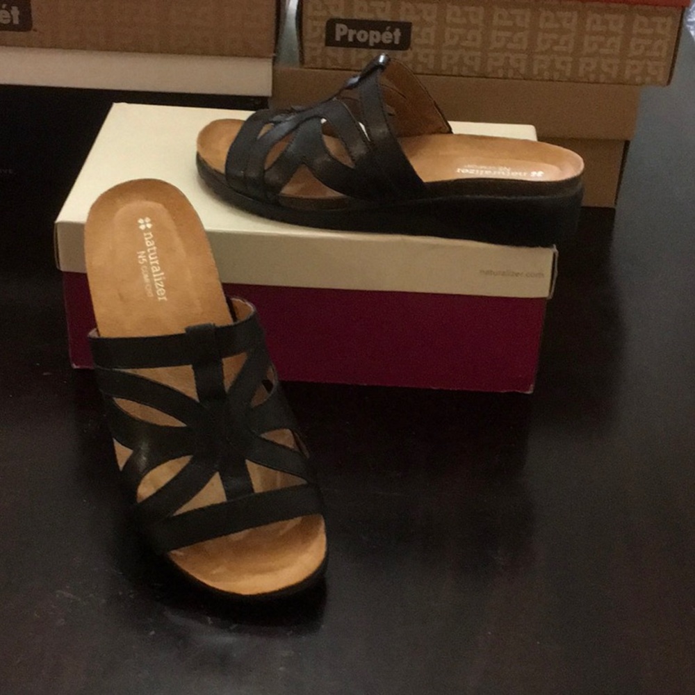 NATURALIZER COMFORT BLACK SANDAL